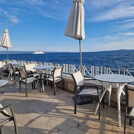 Apartment Jadran *